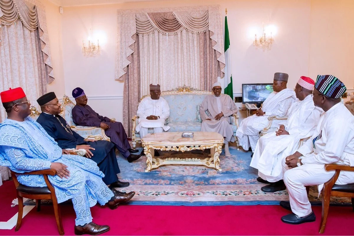 President Buhari all smiles as he receives governors in London3