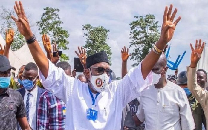 Gov. Akeredolu jubilating with supporters