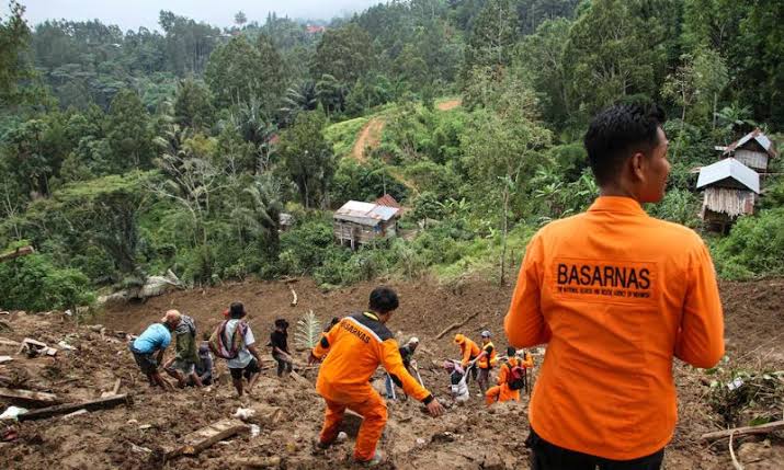 16 Dead, Five Missing In Indonesia Landslide