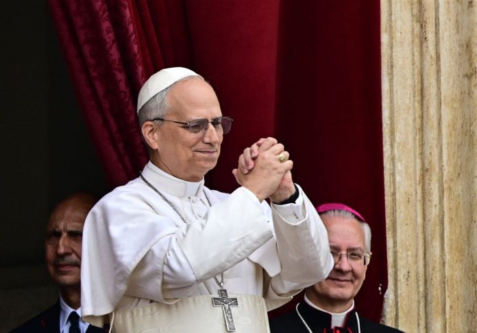 TOPSHOT-VATICAN-RELIGION-POPE-REGINA-CAELI-1-1-1746966888