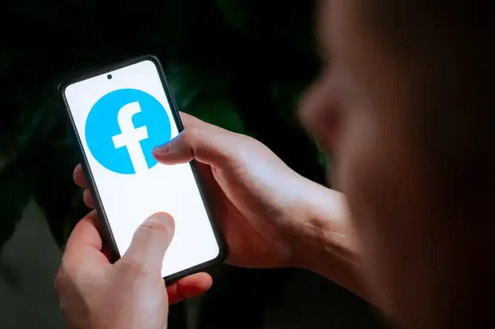 photo-illustration-facebook-logo-seen-878824213