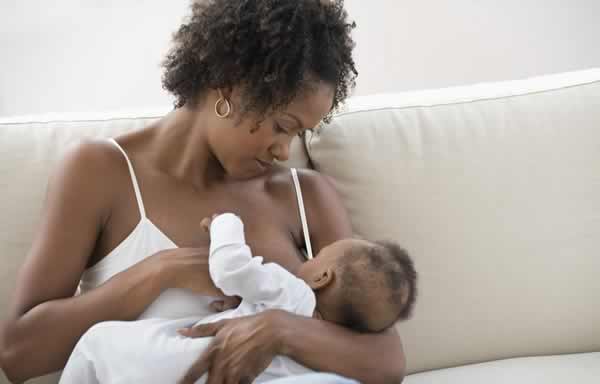 A-woman-breastfeeding-her-baby