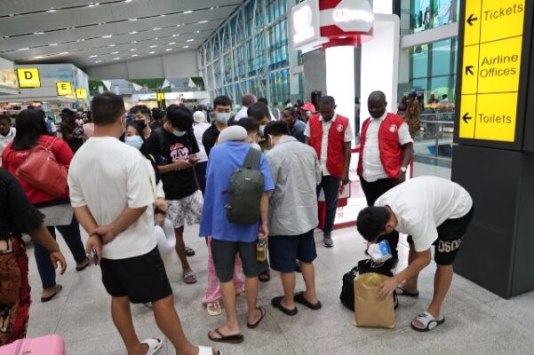 EFCC-Immigration-repatriate-192-foreign-convicts--601x400